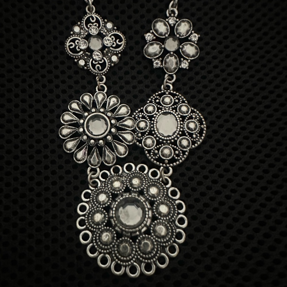 BNIB BEAUTIFUL BOHO STYLE DESIGNER INSPIRED NECKLACE